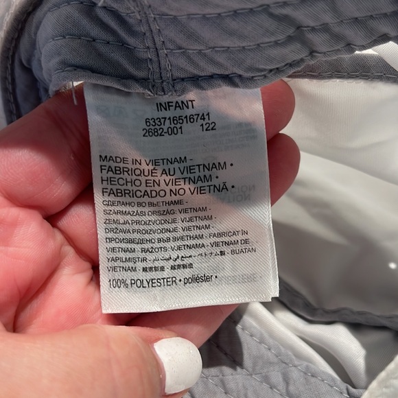 Nike infant bucket hat, white. - Picture 2 of 4